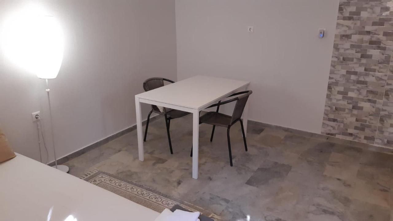 Cosy Guesthouse-Souterrain With Garden In City Center Corinth Экстерьер фото
